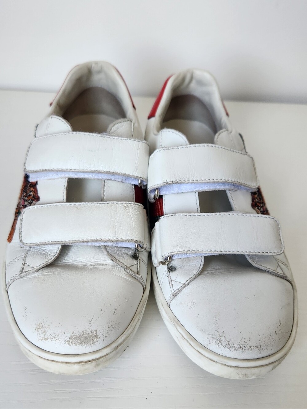 GUCCI Kids Sneakers with Tiger Patch - Picture 2 of 8